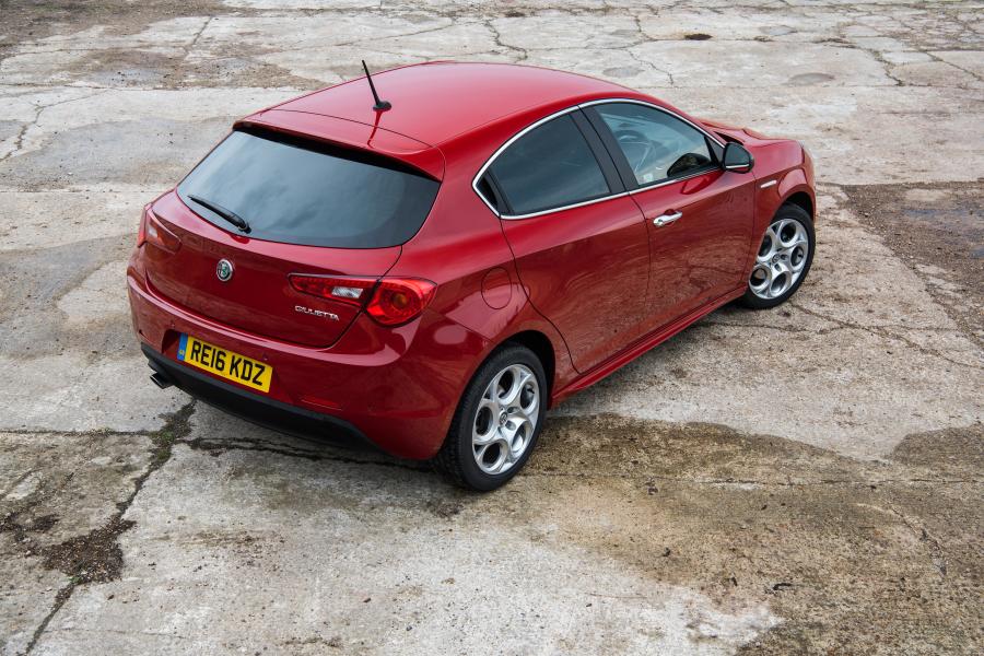  Alfa Romeo Giulietta 2016 года  (UK) (фото 26 из 44)